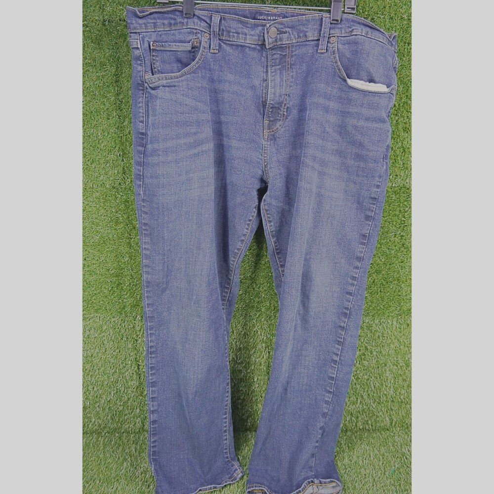 Lucky Brand 223 Straight Jean - Men's‎ Size 40 / 30